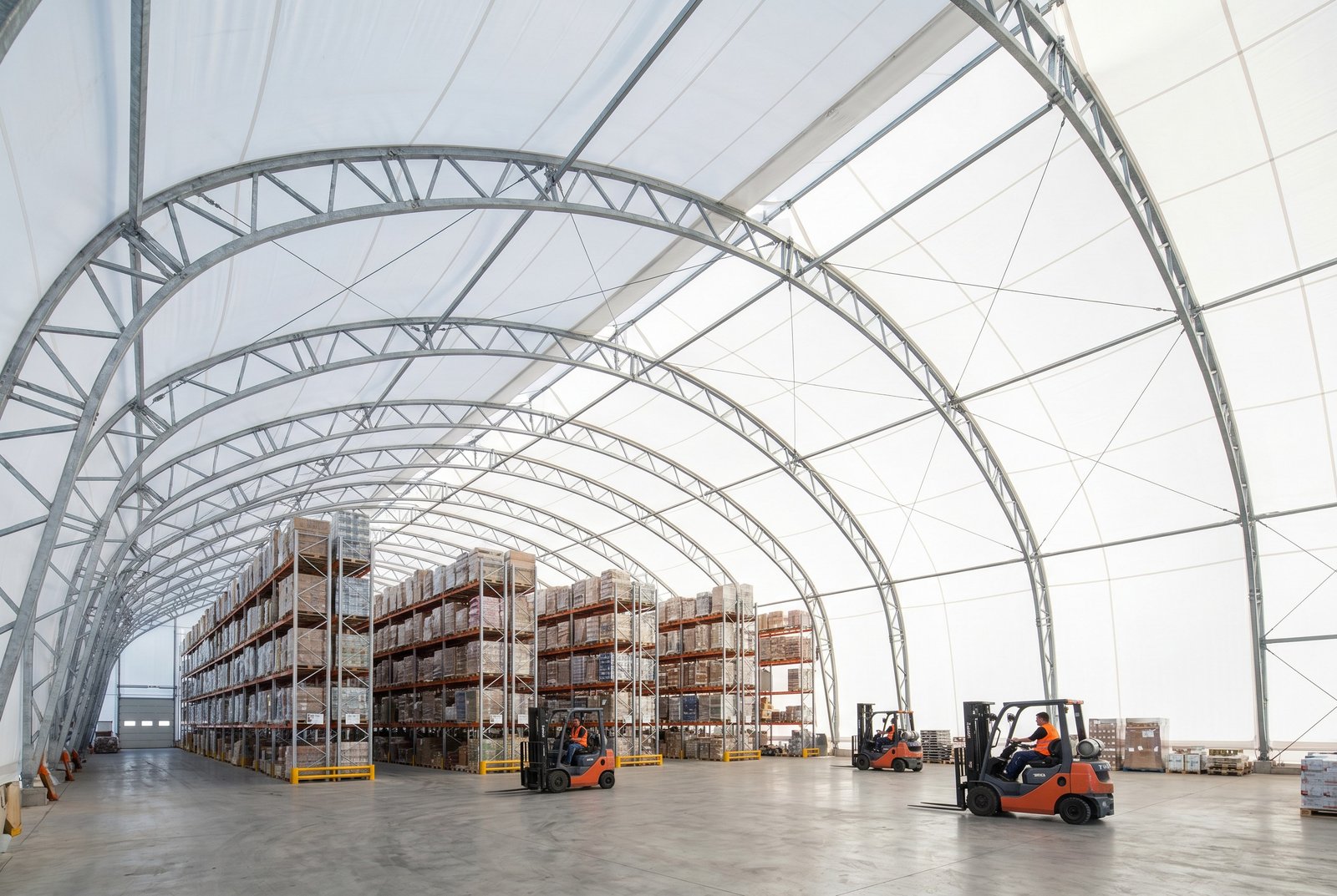 Clear span logistics warehouse